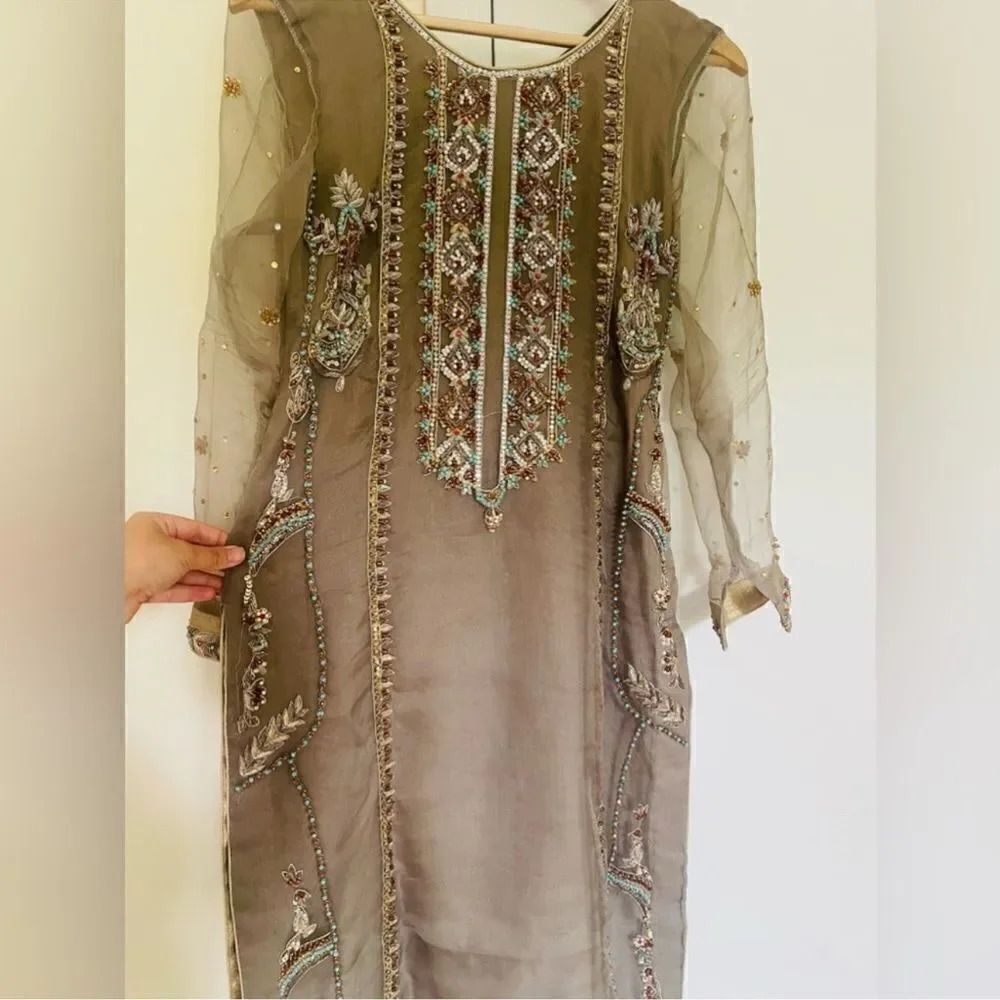 Luxurious Embroidered Brown and Gold 3 piece suit - Picture 9 of 16